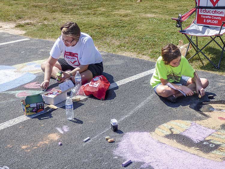 news_100417_tyrone-founders-chalk-art_color