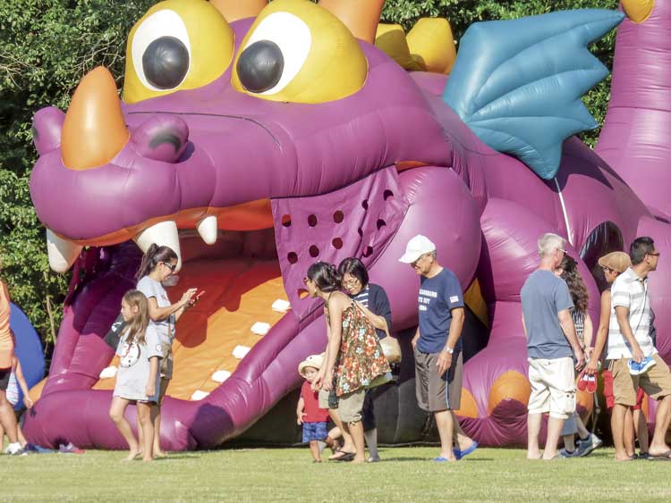 Glenloch’s back-to-school dragon welcomes kids, ...