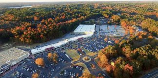 An undated aerial view of Braelinn Shopping Center from its Facebook page shows the Kroger anchor at bottom left and Kmart at top right.