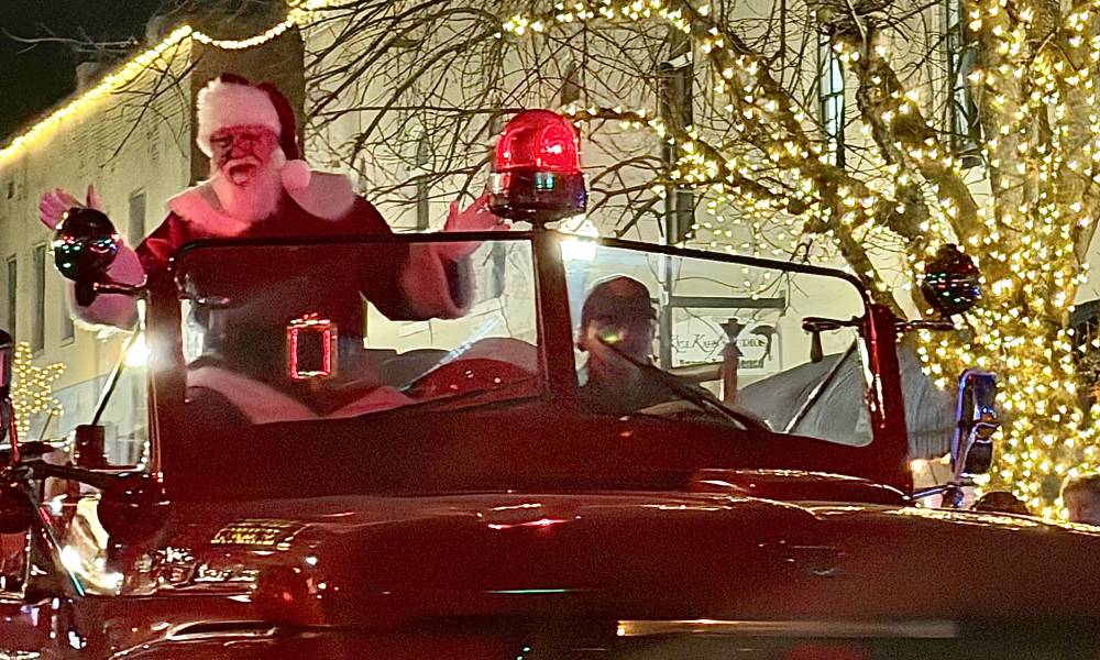 Newnan’s Annual Holiday Parade Brings Festive Cheer to Downtown