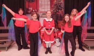 Inman Elem. sings in season with ‘Santa’s ...