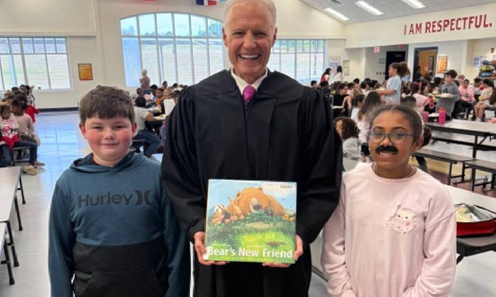 Spring Hill Elementary Hosts Reading Across the World Event