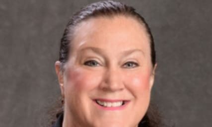 Stephanie Cohran, Edward Jones financial advisor in Fayetteville