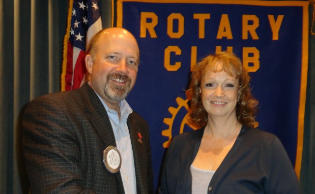 Stanley speaks to Rotary