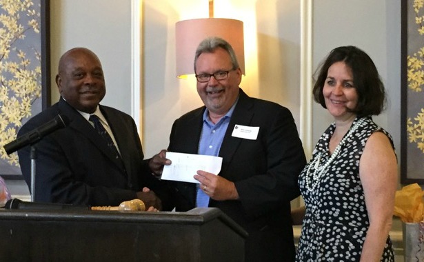 Hospital auxiliary donates to Healing Bridge