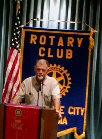 Lynch speaks to Rotary Club