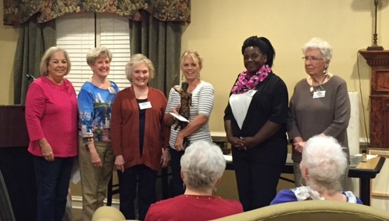 Art club donates to school