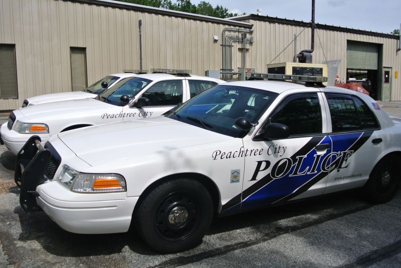 Two employees are arrested in Walmart electronic...