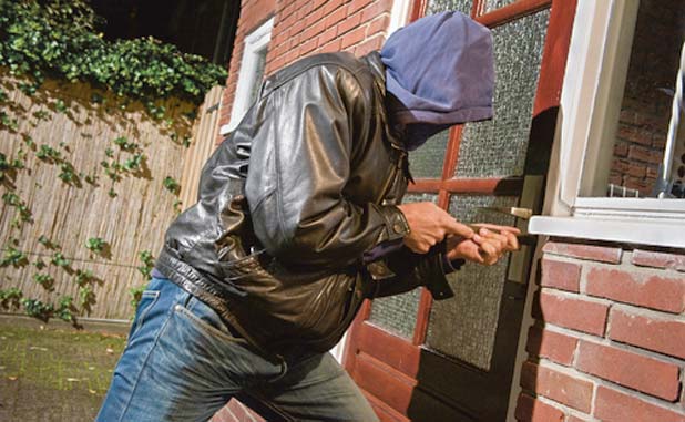 Burglars hit 3 homes south of Fayetteville