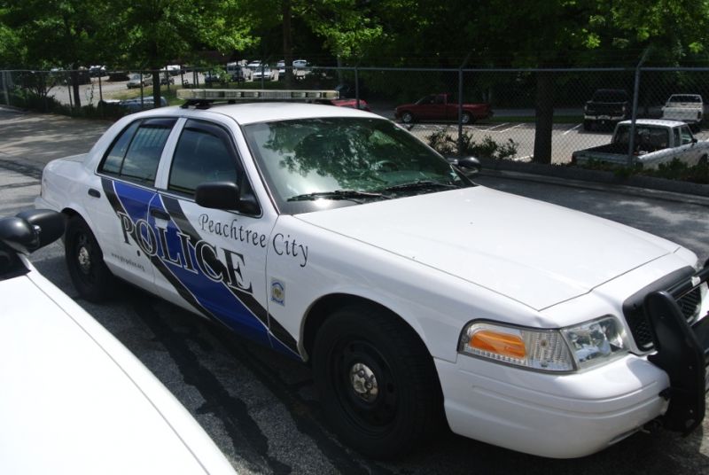 Shots fired in Wednesday night parking lot robbe...